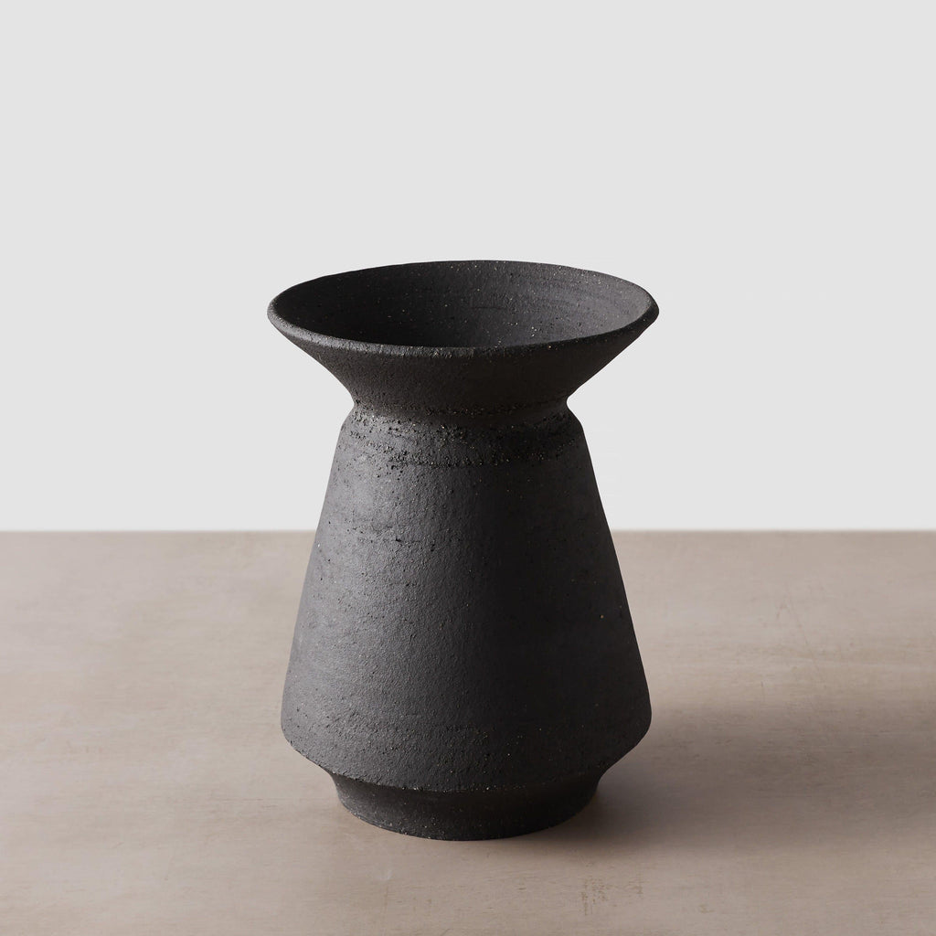 Ceramic vase handcrafted in Chile, black