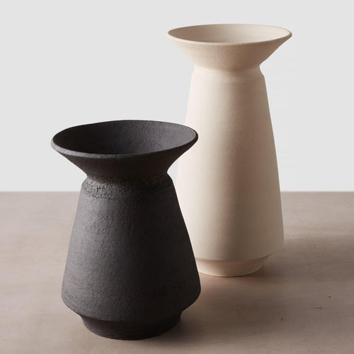 Ceramic vase handcrafted in Chile, black