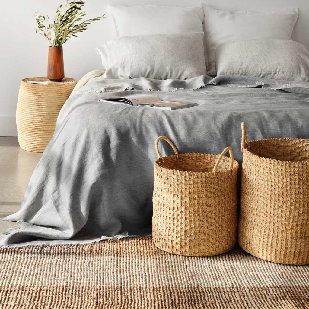 Aditha Handcrafted Jute Accent Rug